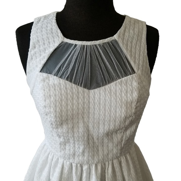 City Studio White Fit and Flare Sleeveless Dress size 7 - Picture 3 of 9